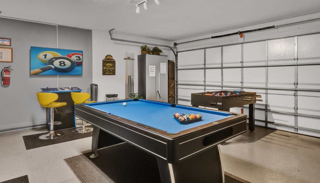 Games Room with Pool Table, Table Football and Arcade Machine (5,000 games!) and Roku TV