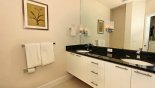 Master ensuite bathroom with this Orlando Townhouse for rent direct from owner