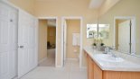 Spacious rental Highlands Reserve Villa in Orlando complete with stunning Master ensuite with 2 vanities and seperate WC