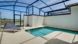 Covered north facing plunge pool with 2 comfortable sun loungers - www.iwantavilla.com is your first choice of Townhouse rentals in Orlando direct with owner