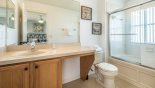 Master 1 ensuite bathroom with bath & shower over with this Orlando Townhouse for rent direct from owner