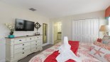 Orlando Townhouse for rent direct from owner, check out the Master bedroom with wall mounted LCD cable TV