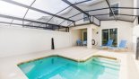 Plunge pool with 2 sun loungers - www.iwantavilla.com is the best in Orlando vacation Townhouse rentals