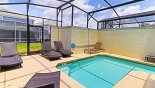 Pool deck with 6 sun loungers for your sunbathing comfort - www.iwantavilla.com is your first choice of Townhouse rentals in Orlando direct with owner
