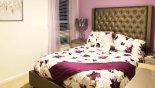 Villa rentals in Orlando, check out the Bedroom #3 with queen sized bed
