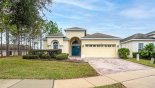 Villa rentals in Orlando, check out the View of villa from street